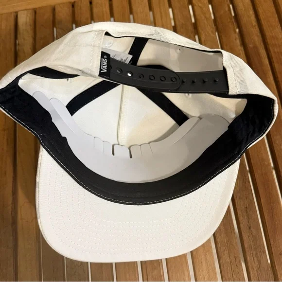 NWT Vans white camo SnapBack - Picture 4 of 4